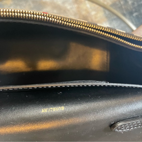 Authentic Burberry Hackberry Crossbody - Picture 7 of 13